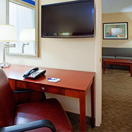 Holiday Inn Express Ramsey Mahwah By Ihg Екстер'єр фото