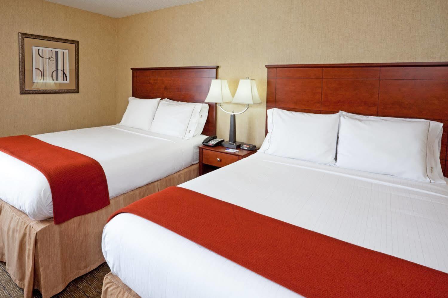 Holiday Inn Express Ramsey Mahwah By Ihg Екстер'єр фото