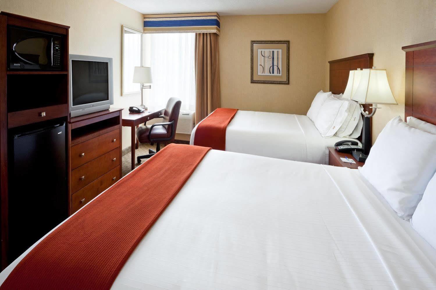 Holiday Inn Express Ramsey Mahwah By Ihg Екстер'єр фото